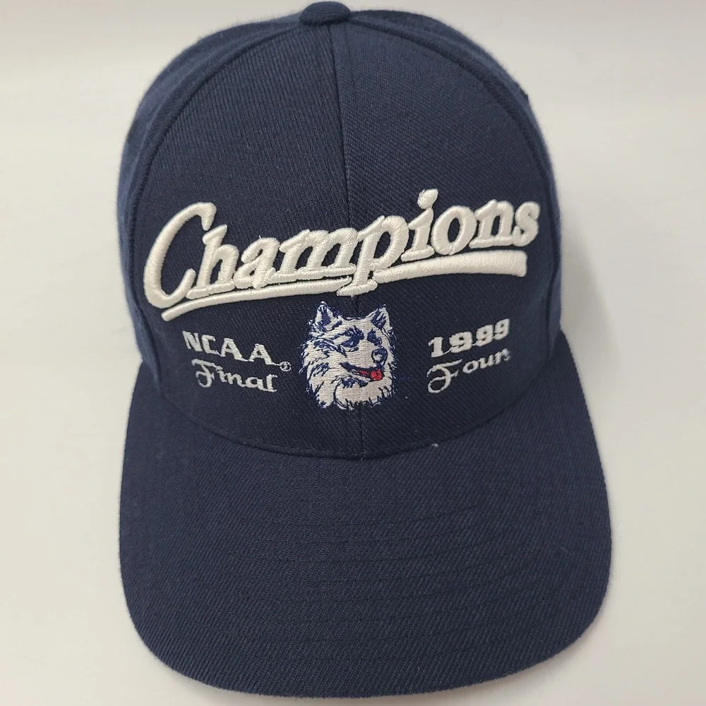 Vintage UConn Huskies Hat Snapback (Fits Small) Blue NCAA 1999 Final Four Logo